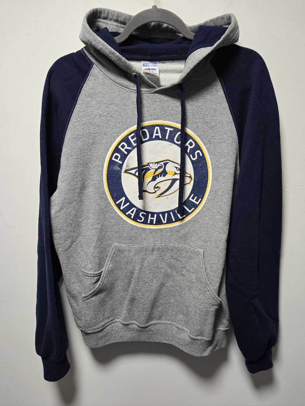 Nashville Predators Distressed Hoodie Size Medium Unisex Hockey Gray Blue NHL